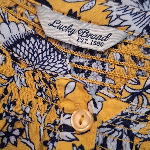 Lucky Brand Button down top - Picture 5 of 7